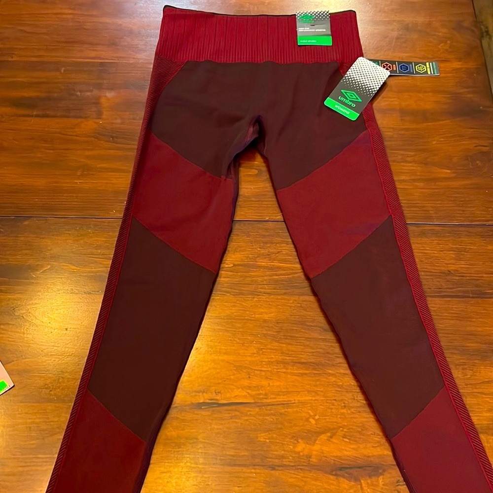Women’s Umbro Performance Leggings Size XS